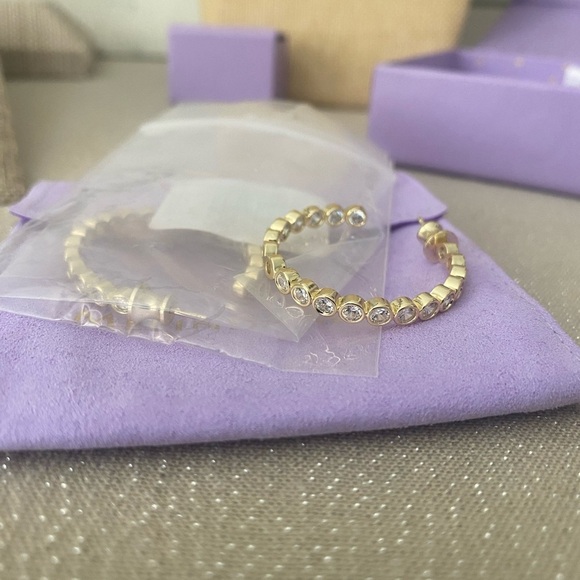 Baroness 1.25" Hoops Gold - Picture 7 of 7